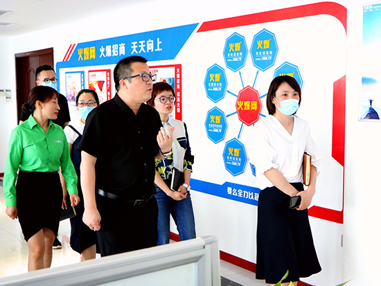 Қgӭ(chung)f(xi)ͬąһWR𱬾W(wng)^