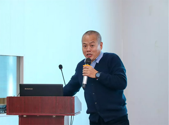 引傳統(tǒng)生產(chǎn)走新路,促轉(zhuǎn)型發(fā)展開新局——河南省肥料協(xié)會(huì)2020年年會(huì)在新鄉(xiāng)召開! 引傳統(tǒng)生產(chǎn)走新路,促轉(zhuǎn)型發(fā)展開新局——河南省肥料協(xié)會(huì)2020年年會(huì)在新鄉(xiāng)召開!