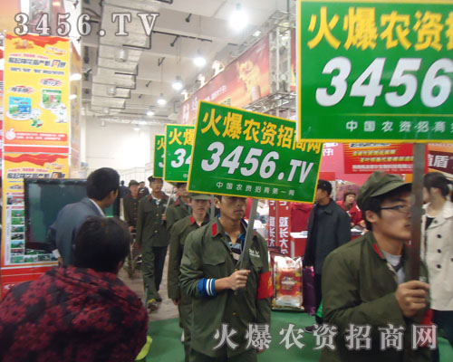 付出著汗水,撒播著豪情