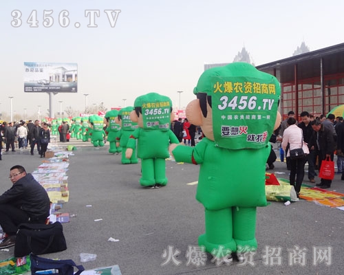 成功的花兒總是侵潤在血水和汗水之上